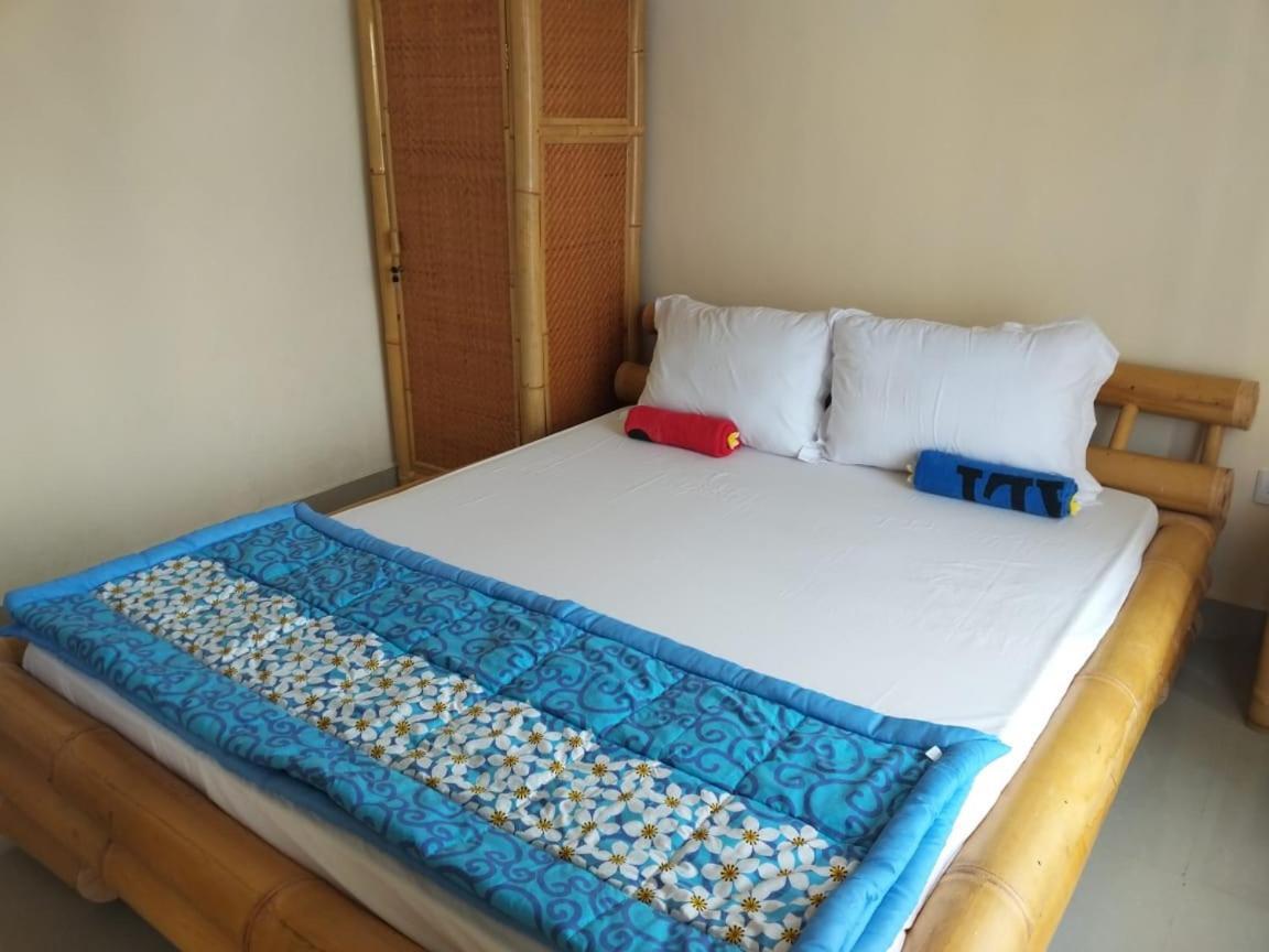 Waterfall Guest House สุขาวาตี ภายนอก รูปภาพ