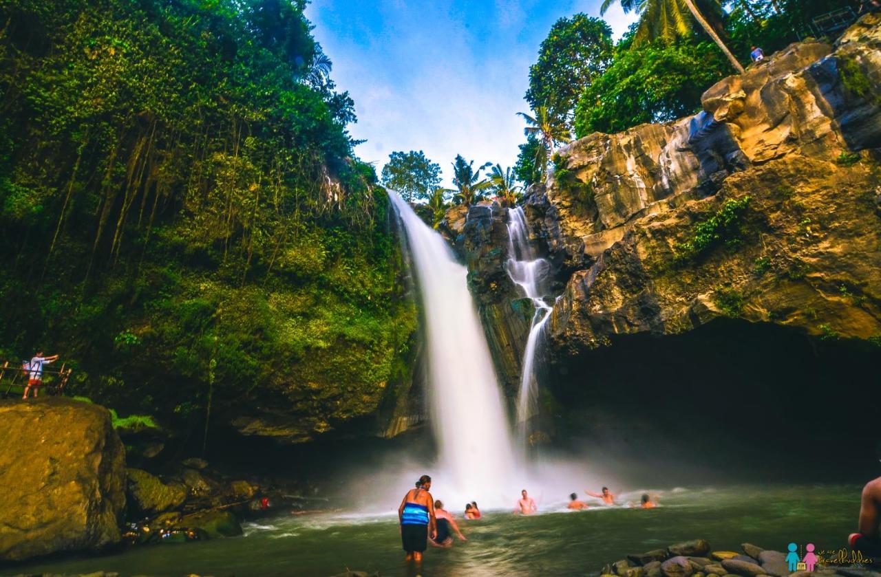 Waterfall Guest House สุขาวาตี ภายนอก รูปภาพ